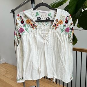 Embroidered white top XS